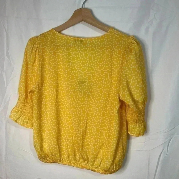 Express yellow blouse‎ 🏡 - Picture 4 of 4